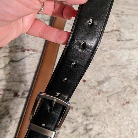 Dockers Men's Belt Size XL 42 - 44 Two Tone Black & Brown Silver Tone Buckle EUC - Picture 3 of 8